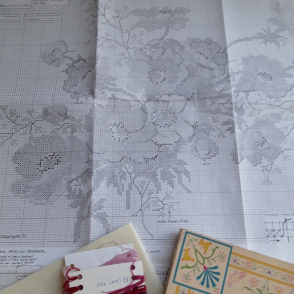 2 Cross Stitch Kits with Embroidery Designs Book - Picture 3 of 5